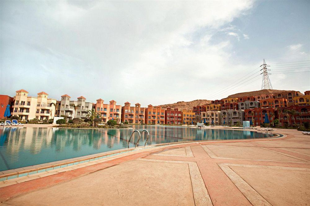 Porto Sokhna Pyramids Apartments Powered By Amer-Group Family Only Αΐν Σούχνα Εξωτερικό φωτογραφία