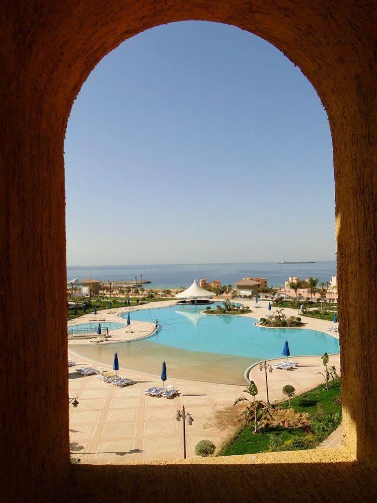 Porto Sokhna Pyramids Apartments Powered By Amer-Group Family Only Αΐν Σούχνα Εξωτερικό φωτογραφία